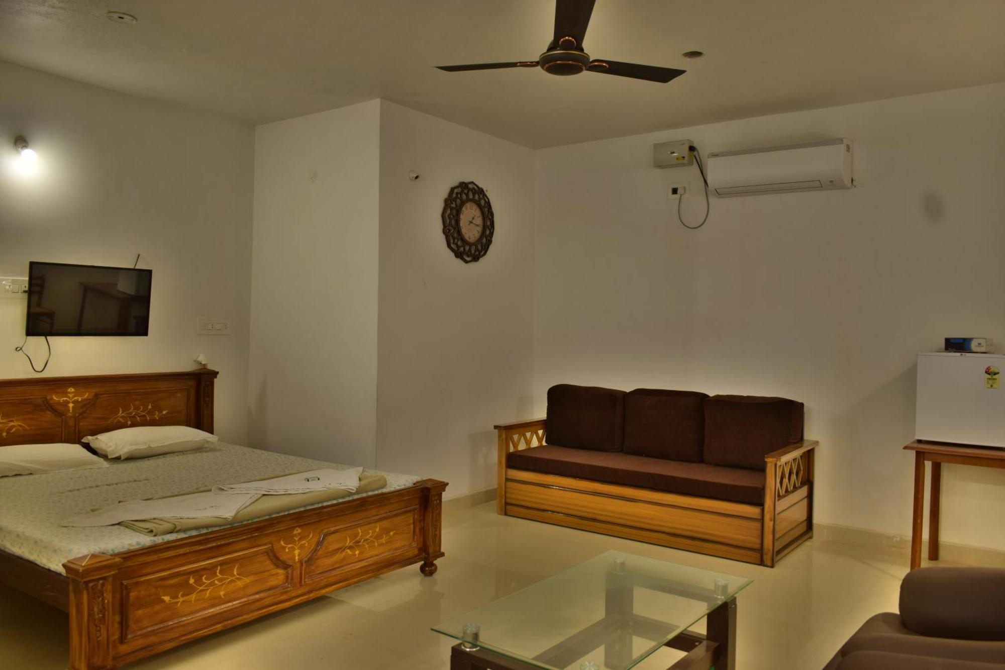 Silent Waters Resorts Yelagiri Esterno foto