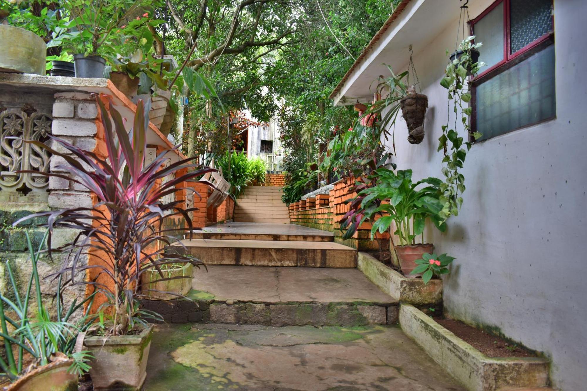 Silent Waters Resorts Yelagiri Esterno foto
