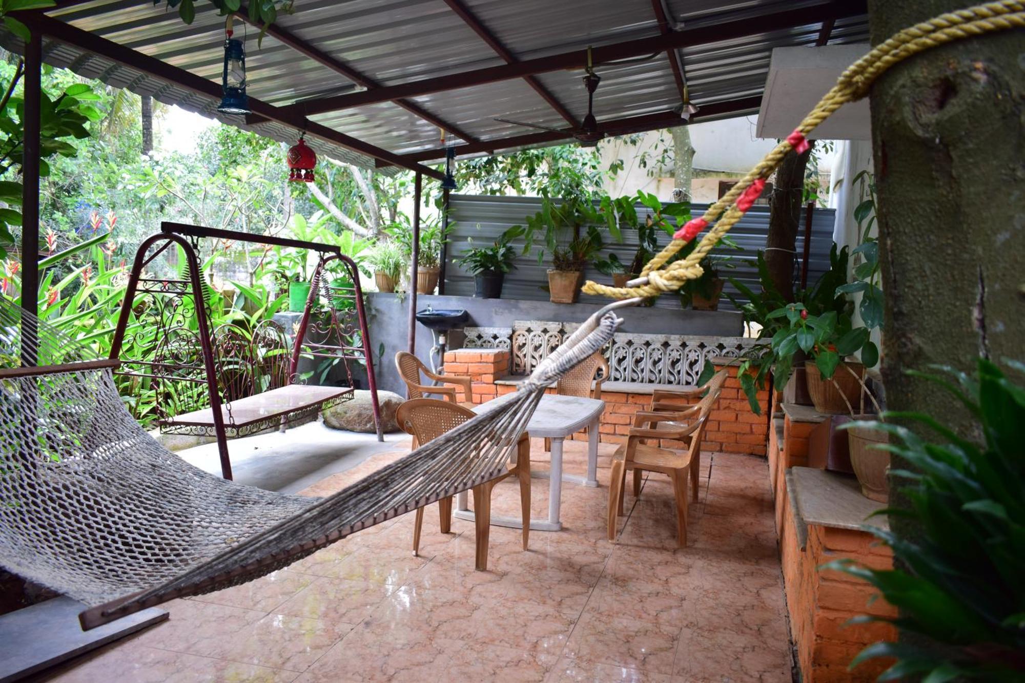 Silent Waters Resorts Yelagiri Esterno foto