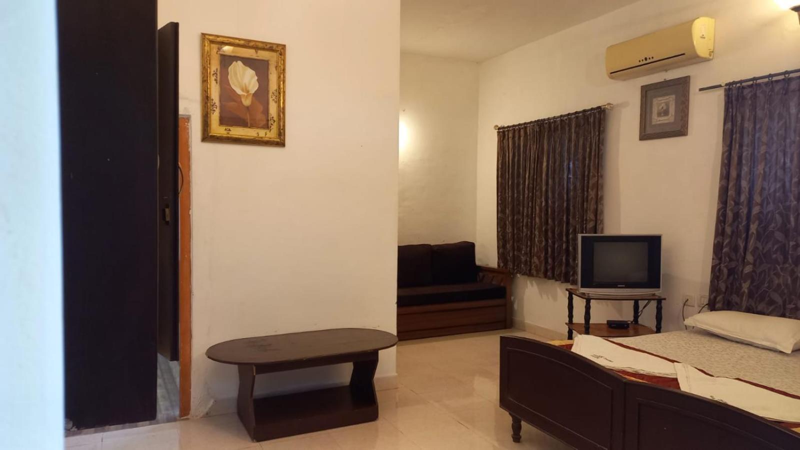 Silent Waters Resorts Yelagiri Esterno foto