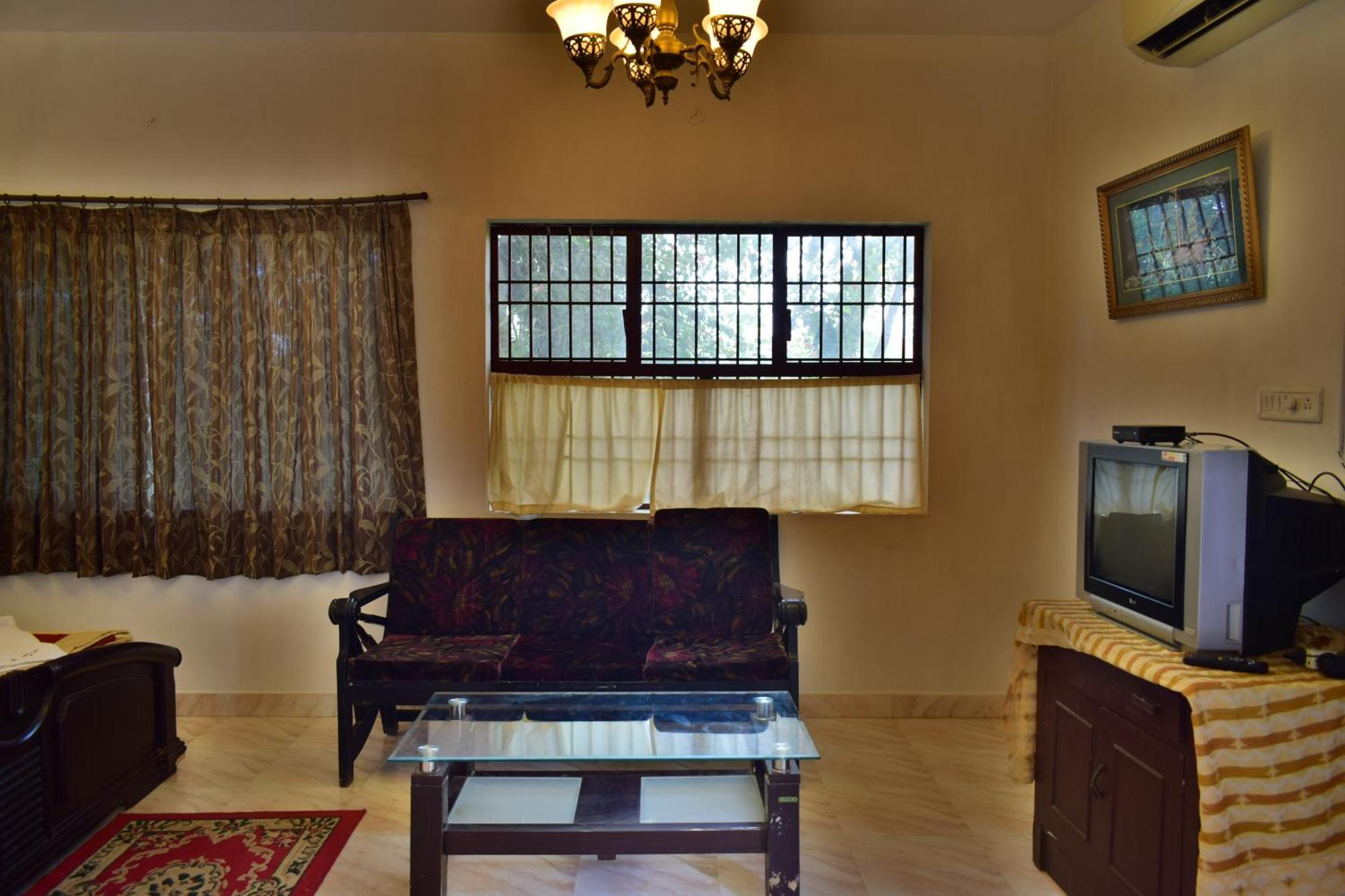 Silent Waters Resorts Yelagiri Esterno foto